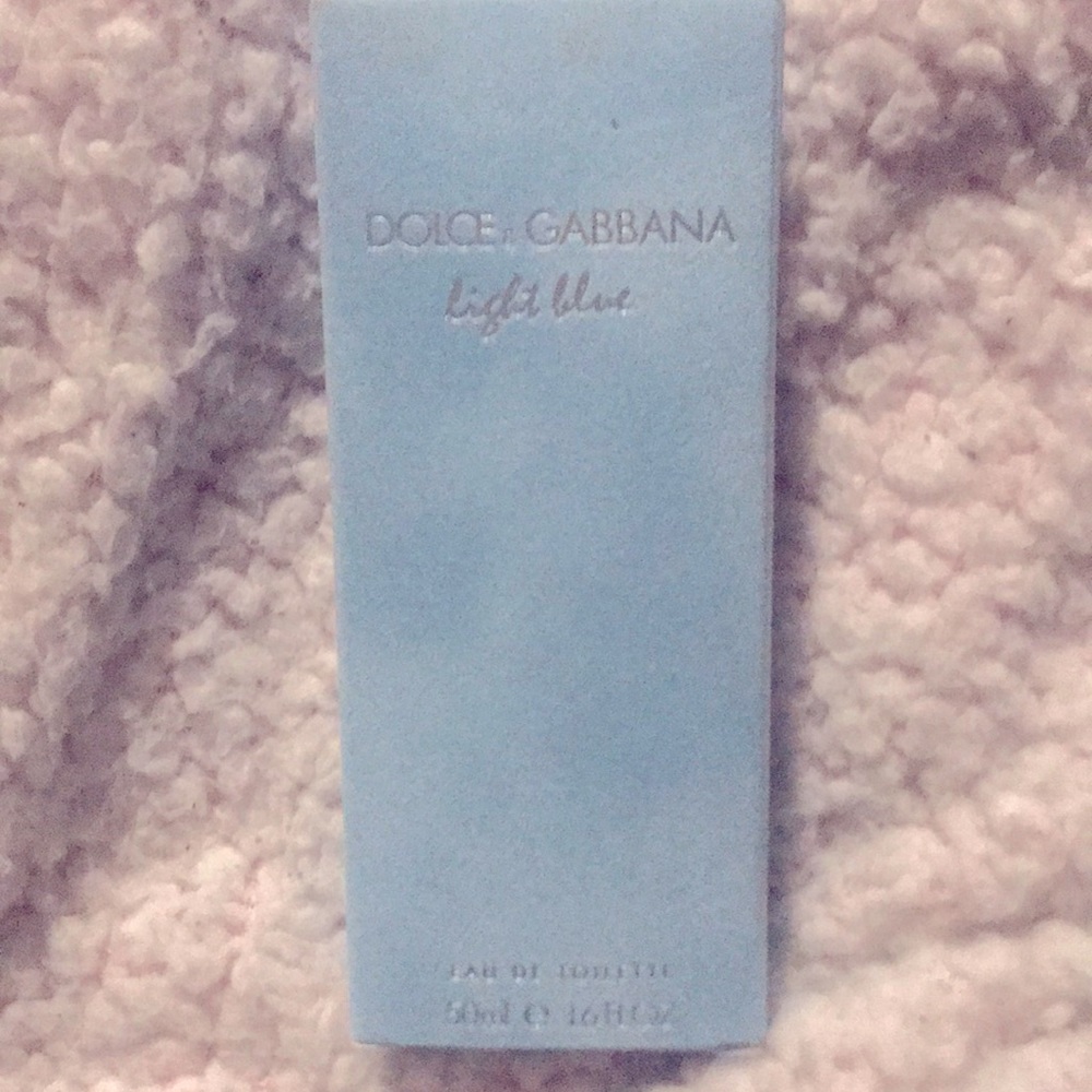 Women’s Dolce & Gabbana light blue perfume